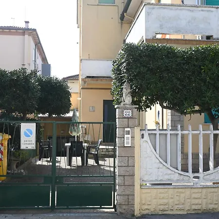 Se232 - Senigallia, Trilocale Con Cortile Privato Daire *